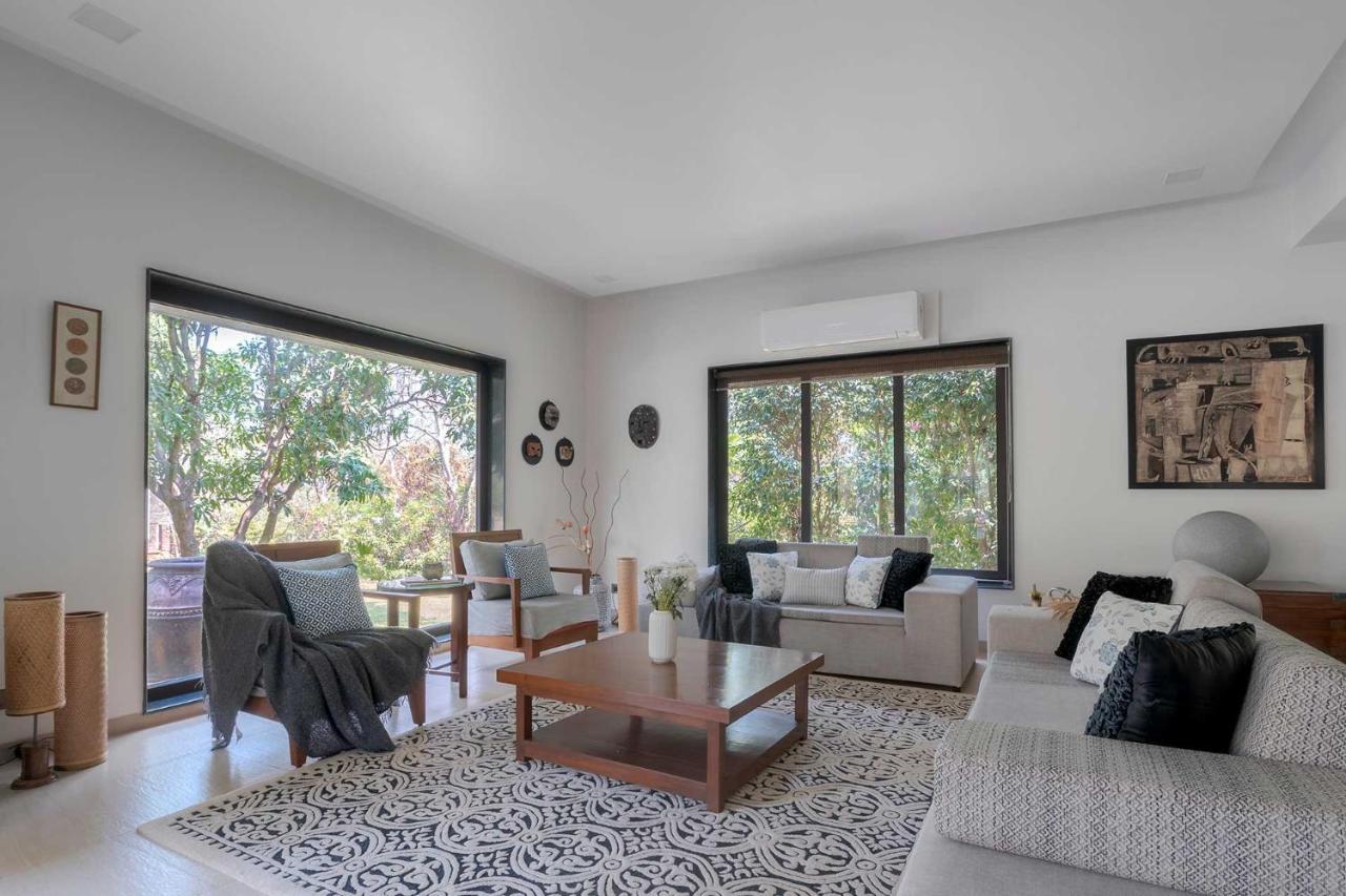 The Leaf By Stayvista - An Enchanting Escape Offering A Pool, Terrace, Lush Lawn, Contemporary Interiors, And Indoor Games 알리바그 외부 사진