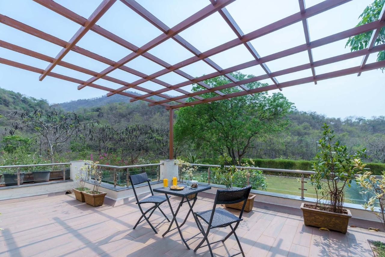 The Leaf By Stayvista - An Enchanting Escape Offering A Pool, Terrace, Lush Lawn, Contemporary Interiors, And Indoor Games 알리바그 외부 사진